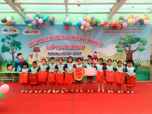 Trường mầm non Gia Thượng đã xuất sắc giành được 01 giải nhất vẽ tranh và 01 giải nhì trò chơi vận động trong “Liên hoan chúng cháu vui khỏe cấp học mầm non Quận Long Biên”